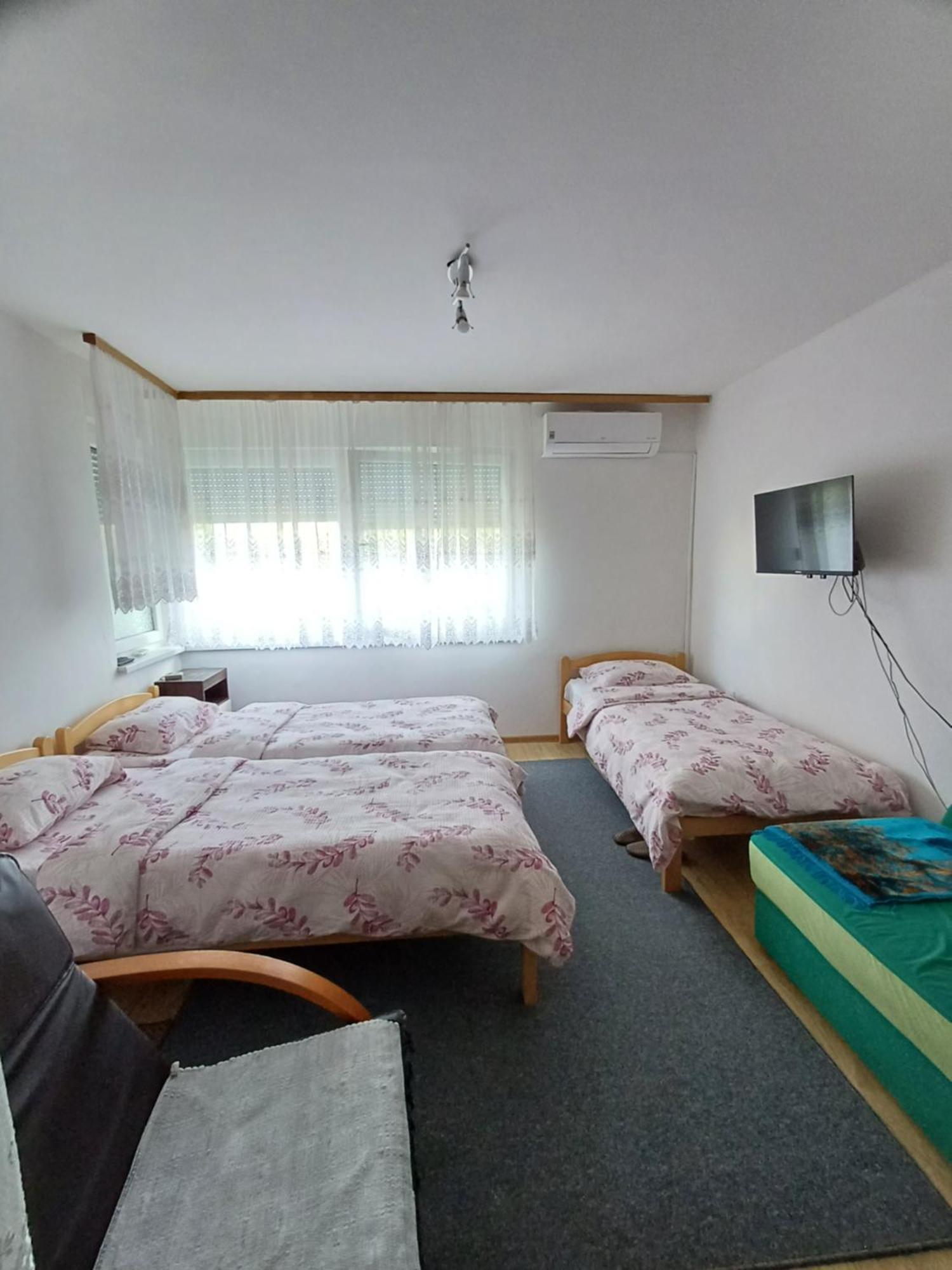 Apartments Lela Bihać Eksteriør bilde